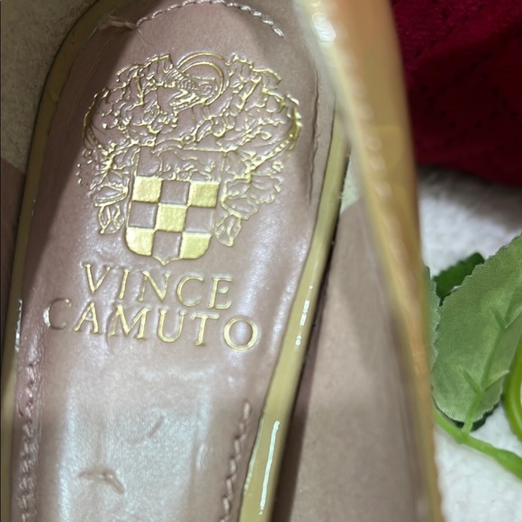 Vince Camuto Tan Heels Classic Pumps - Picture 3 of 16